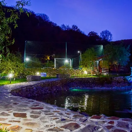 山林小屋 Green Property Dofteana