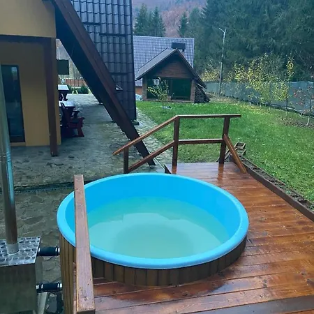 山林小屋 Green Property