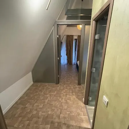 山林小屋 Green Property