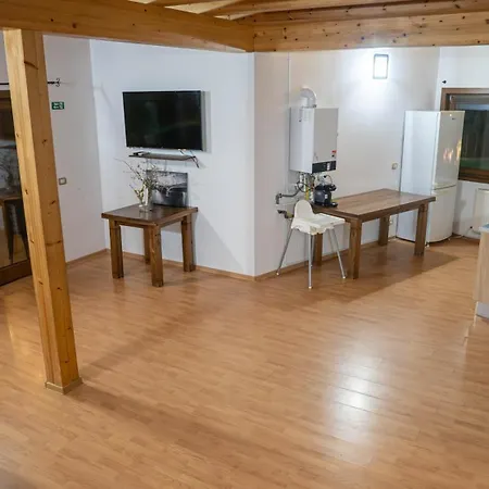 山林小屋 Green Property