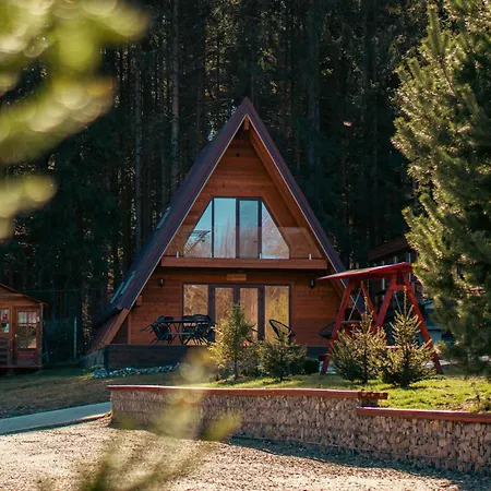 山林小屋 Green Property
